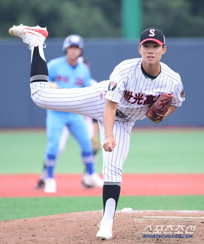  Se Ad Kim Tae-eon, Cheongryonggi, Busan High School's strong pitching