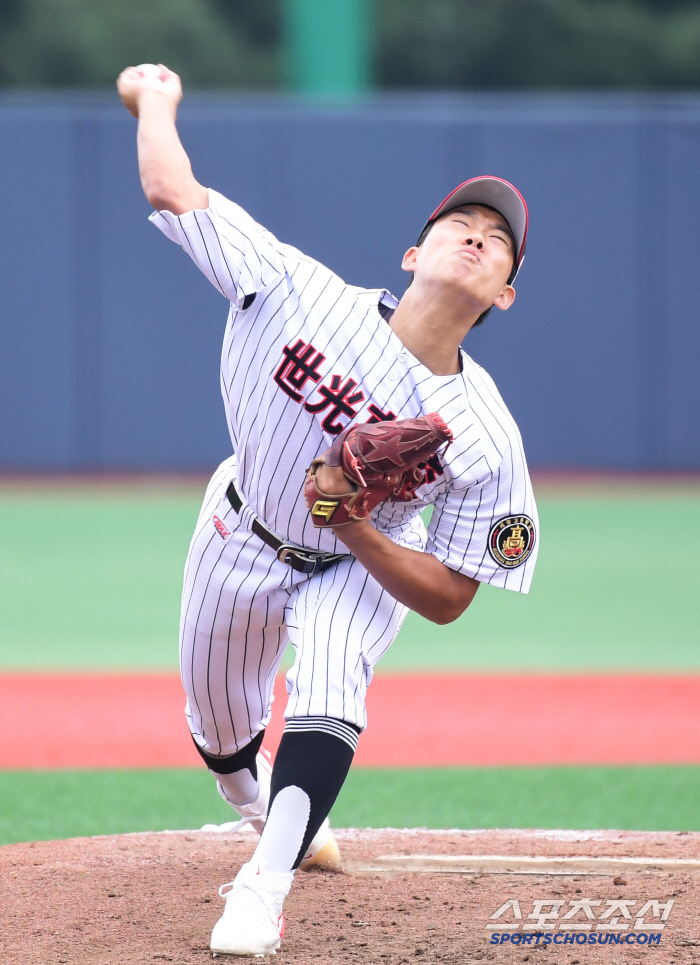  Se Young-bo Kim Tae-eon's powerful pitching to protect the mound