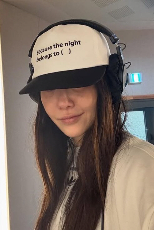  'Are you in your 50s?' Ko Hyun-jung, bare face, backpack, and crocs are trendy everyday life