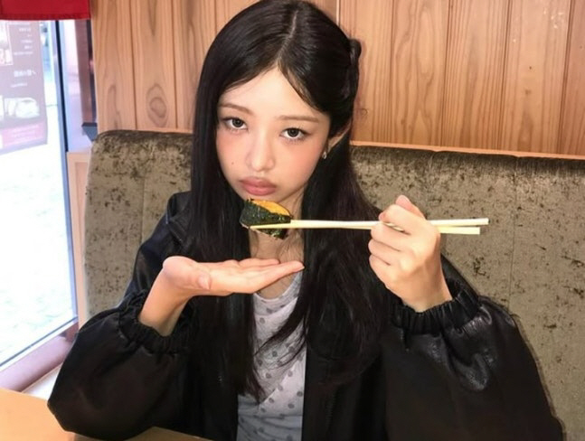  Ibray, today is not a runaway guinea pig but a runaway eating show..I ate sushi the size of my face and ate it well