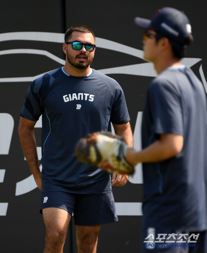 The secret to 158km fastball is running? Lotte Gamboa  who threw 99 pitches and ran in the heat warning