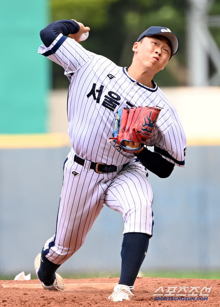 Seoul High School, led by Kim Ji-woo, a home run final RBI monster in front of ML Scouts, won Seongnam High School in the final preview of Cheongryonggi 