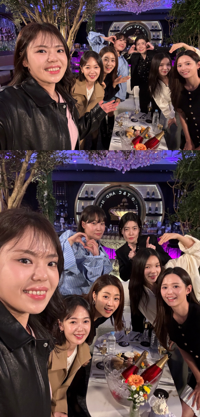 Sunny Shim Eun-kyung X Kang So-ra → Park Jin-joo's reunited selfie is released..Taeyang ♥ Min Hyo-rin is the only one missing