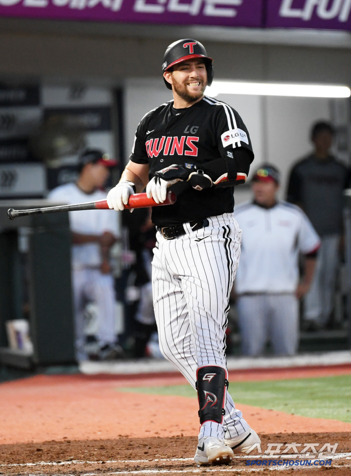 There's no on-base king, and he's on the verge of falling into the RBI king. Austin Intra-radial muscle injury, 2nd examination scheduled in Seoul 