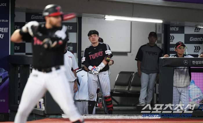 There's no on-base king, and he's on the verge of falling into the RBI king. Austin Intra-radial muscle injury, 2nd examination scheduled in Seoul 