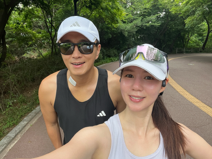 Thyroid cancer surgery Jin Tae-hyun, wife ♥ Park Si-eun and rehabilitation exercise start...still clear surgical marks