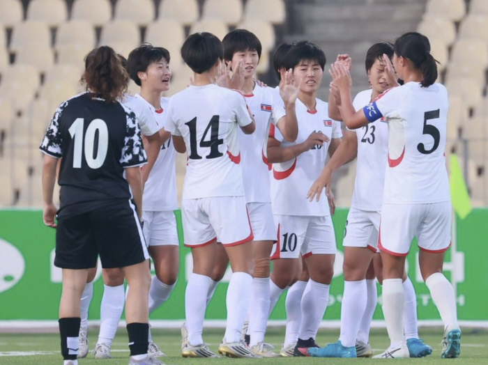 What's the strongest North Korean soccer in Asia? Two games in a row, it's 100 crazy!South Korea's Super Emergency Is Absolutely Outnumbered by North Korea, Winning 1 Out of 21