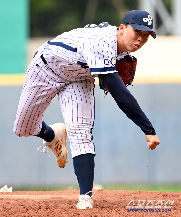 147km fastball bam! 190cm right-hander Lee Ho-bum, Seoul High School, and Cheongryonggi led the round of 16 without allowing a run (Cheongryonggi site)