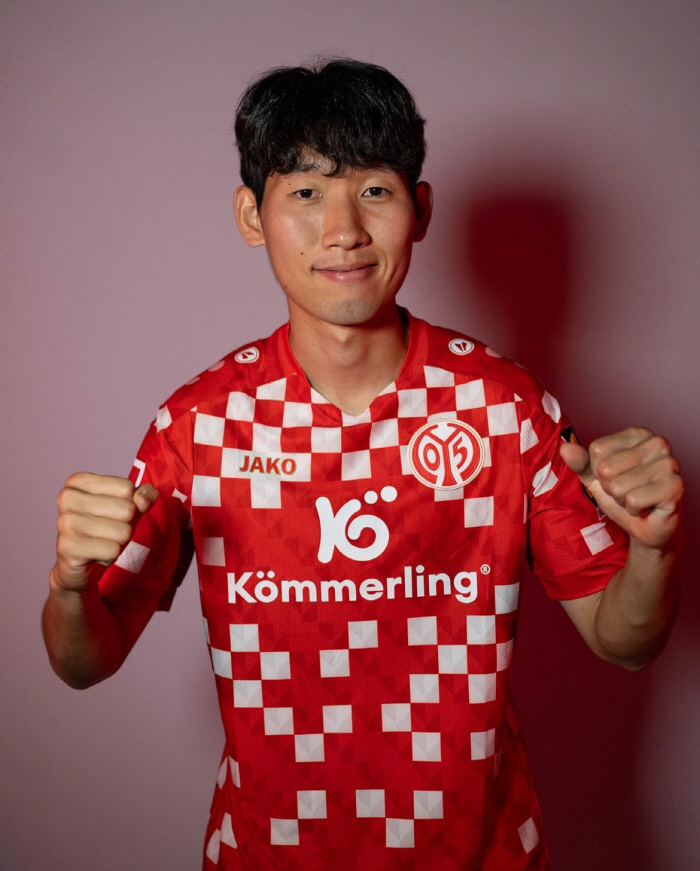 Hong Hyun Suk's chance to escape! French Nantes Consider Recruiting...Failed in Germany → I have to play for the World Cup