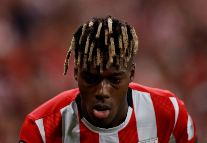 I don't have money...Barca, could it fly in the air at 99.6 billion? Nico Williams called for a clause
