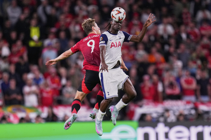Is Manchester United really breaking up with £72m FW...Optimism on Recruitment of Mbomo → New Option Watkins Jung Jo-joon