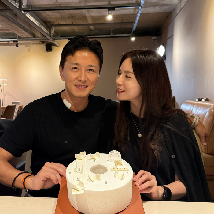 Jin Tae-hyun is having a hard time after thyroid cancer surgery. It's hard because it's not the same after general anesthesia