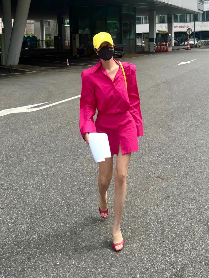 Kim Hye-soo in her 50s with hot pink pull and matching fashion  slim facial expressions