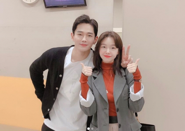 Married Bang Min, 6 years ago, I also cheered for the ♥ On Joo-wan musical...Two shots of the sweet past. 