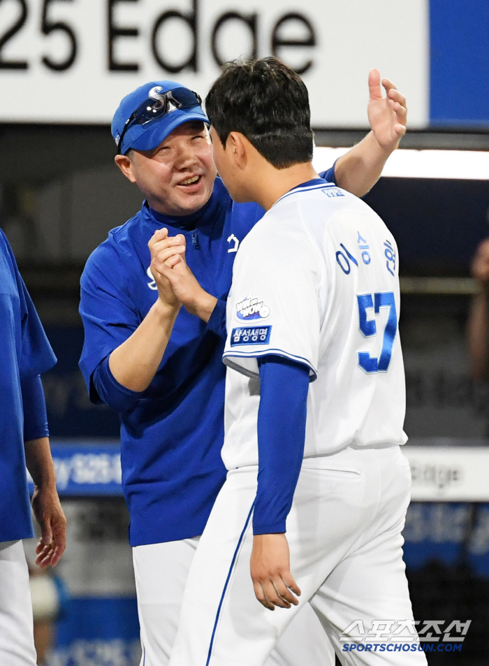  Director Park Jin-man is amazed by Seung-hyun's life pitching