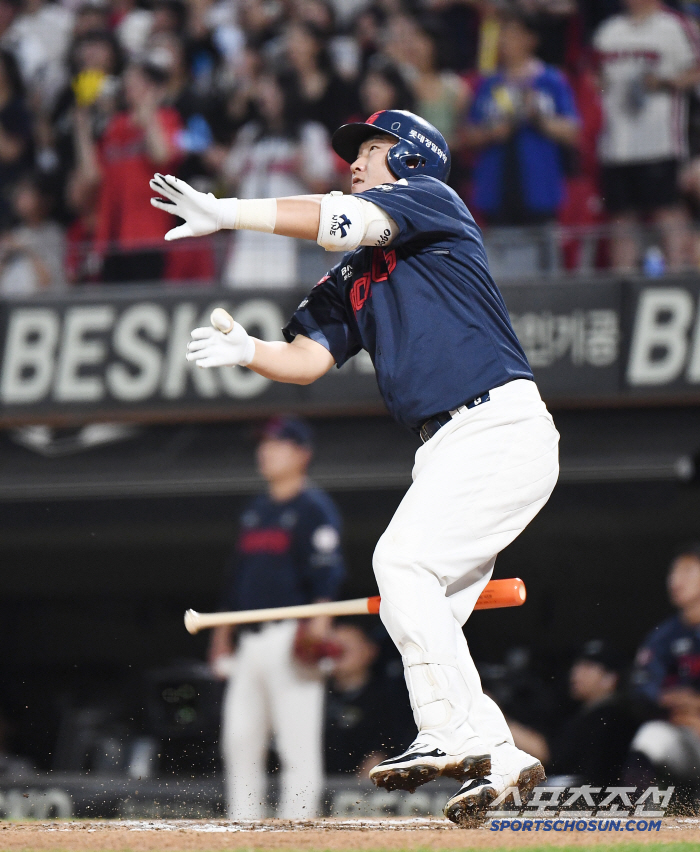 Jeong-hoon makes a timely two-run tie