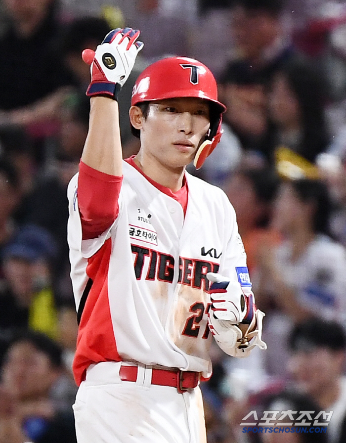 Kim Ho-ryeong hits after triple