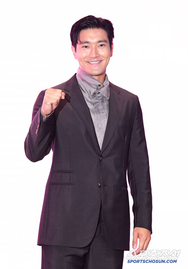 Choi Siwon Sparks Political Rumors Amid Comeback Talk