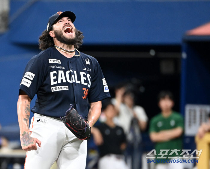 Today's star is Noh Sihwan! The home run king who burst into laughter, the final shot in the top of the ninth inning → 100% of Ponce's winning rate is maintained...Hanwha takes the lead after Kiwoom. 