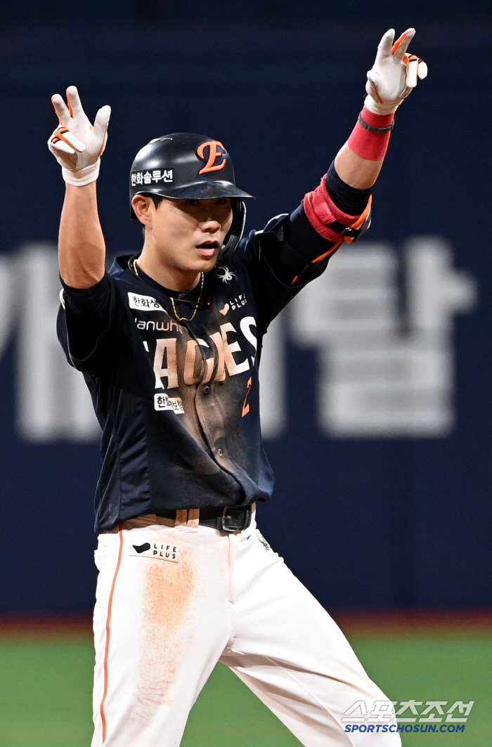 Today's star is Noh Sihwan! The home run king who burst into laughter, the final shot in the top of the ninth inning → 100% of Ponce's winning rate is maintained...Hanwha takes the lead after Kiwoom. 