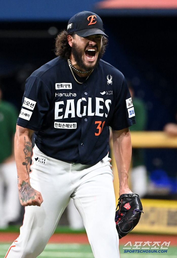 Today's star is Noh Sihwan! The home run king who burst into laughter, the final shot in the top of the ninth inning → 100% of Ponce's winning rate is maintained...Hanwha takes the lead after Kiwoom. 