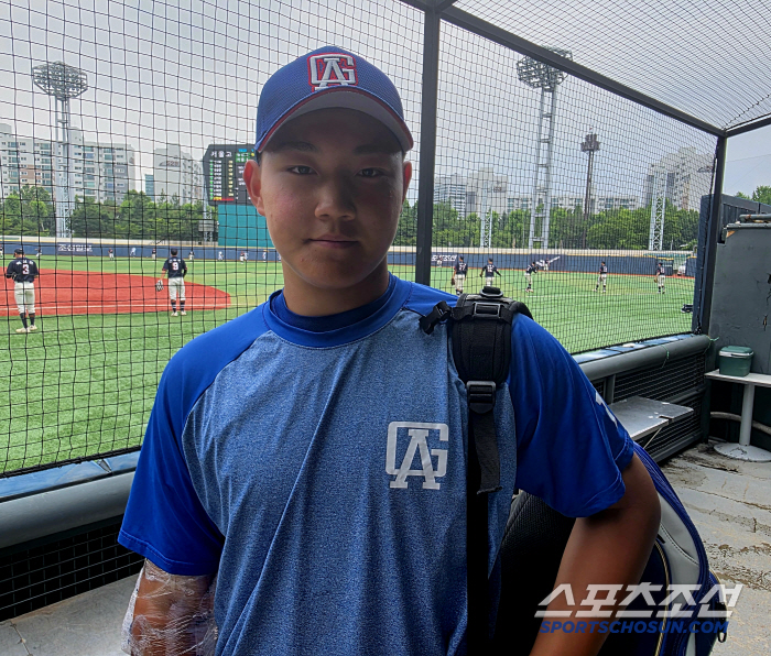 150km straightforward is basic, and high school students are throwing sweeper, and the No. 1 overall draft is coming