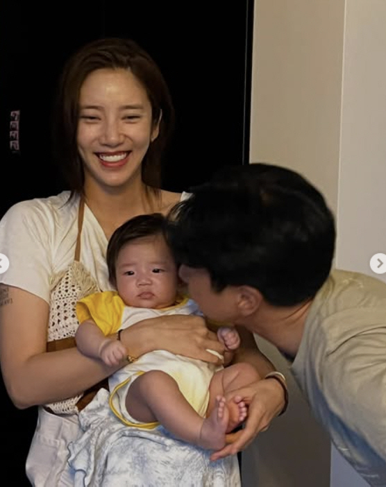 3-month-old Son Dambi's daughter, father Lee Kyu-hyuk's fish-shaped bun. The mystery of genes is a happy Saturday