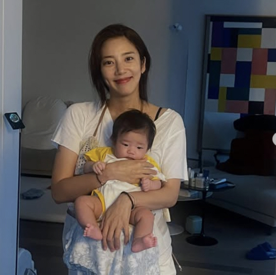 3-month-old Son Dambi's daughter, father Lee Kyu-hyuk's fish-shaped bun. The mystery of genes is a happy Saturday