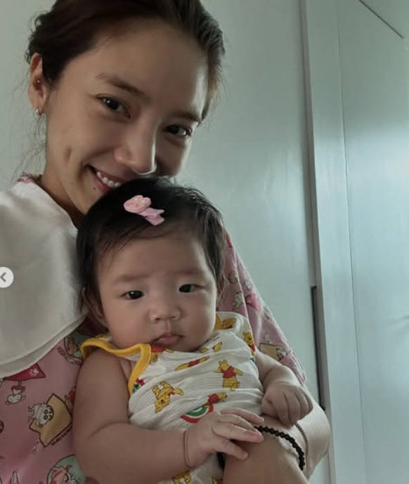 3-month-old Son Dambi's daughter, father Lee Kyu-hyuk's fish-shaped bun. The mystery of genes is a happy Saturday
