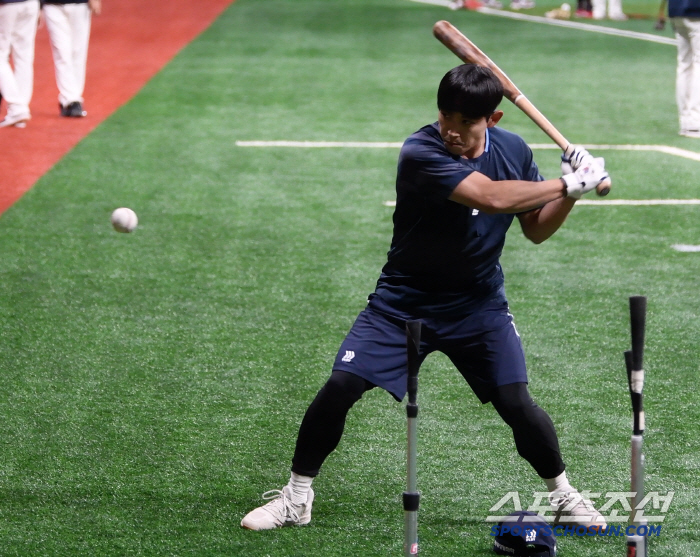 Actually, I was going to upload it today, but Lotte Martian's 30% hitter made a comeback in 2 months...Yoon Dong-hee is uncertain to return to the first half of the year