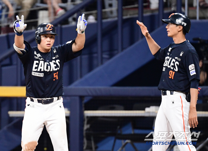 Chae Eun-sung in the 8th inning → Liberato in the 9th inning showed great performance...Hanwha wins Kiwoom and secures 2 consecutive wins & Winning Series