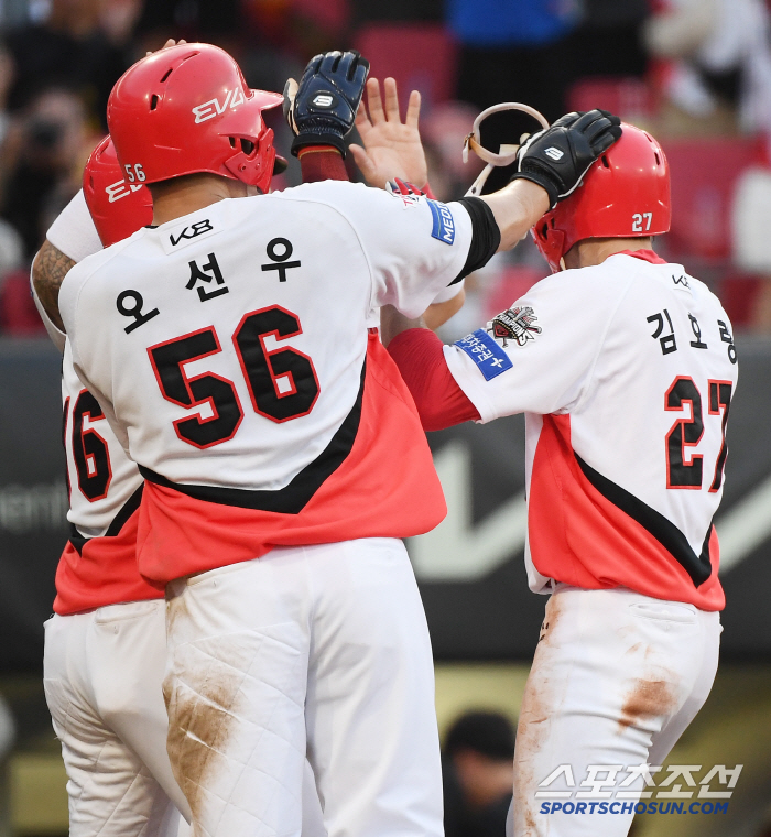 For the first time, KIA, Lotte smashed 13-0 with the first Kim Ho-ryeong explosion…Secured 3rd place, I can see the sole 2nd place 