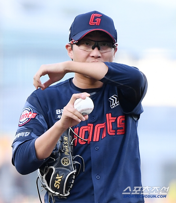 For the first time, KIA, Lotte smashed 13-0 with the first Kim Ho-ryeong explosion…Secured 3rd place, I can see the sole 2nd place 