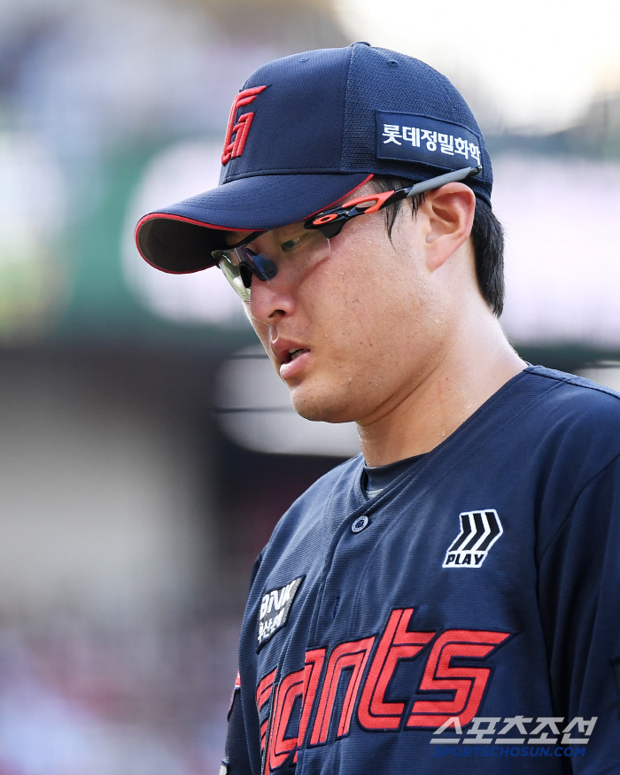 Humiliating white flag surrender 8 runs worst throw → 0-13 complete defeat...ERA 11.91 Lotte ace Oh My