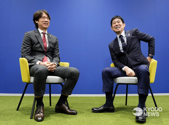 Korea-Japan national team coach meets with Hong Myung-bo Moriyasu for special talks to commemorate the 60th anniversary of diplomatic ties