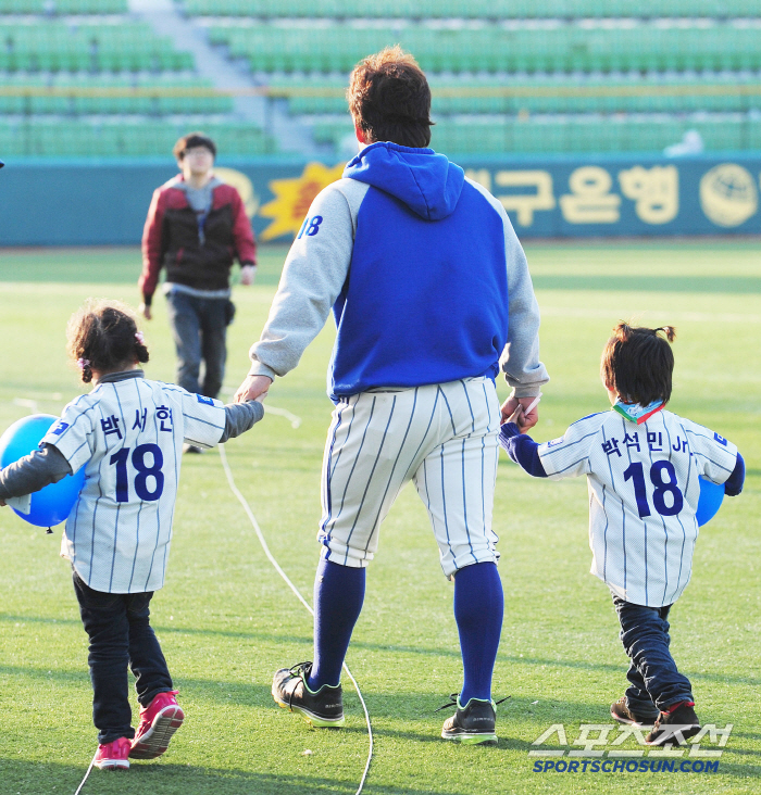 Park Seok-min's son grew up this well. Handsome fish-shaped bun son than his father, Bukil High School's Park Joon-hyun, Cheongryonggi's first appearance (Cheongryonggi site)