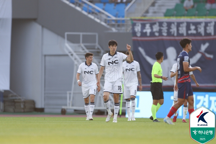 Pedro Kim Young-hwan scored consecutive goals, Chungcheongbuk-do Cheongju, won 21 come-from-behind wins over E-Land for the first time in 10 games