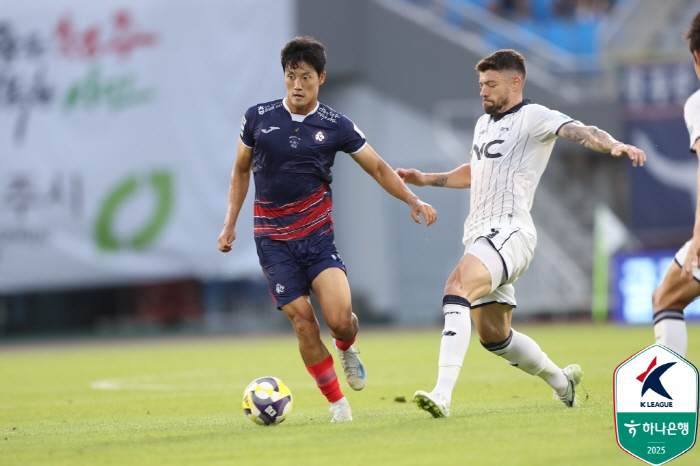 Pedro Kim Young-hwan scored consecutive goals, Chungcheongbuk-do Cheongju, won 21 come-from-behind wins over E-Land for the first time in 10 games