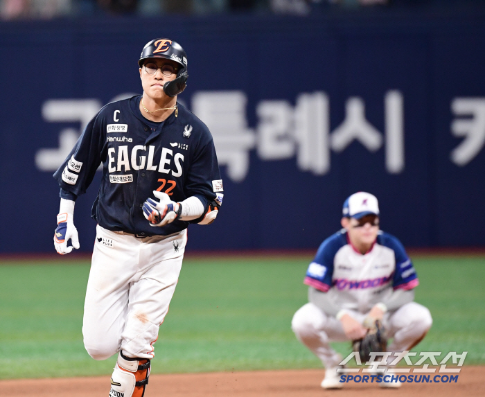  Chae Eun Sung's lie-like two-run shot in the 8th inning