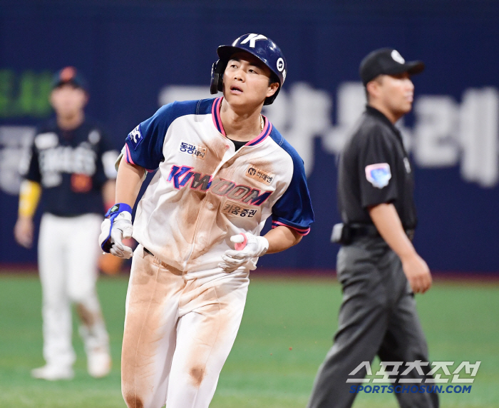  Eo Jun Seo's tie solo shot that brings the game back to square one