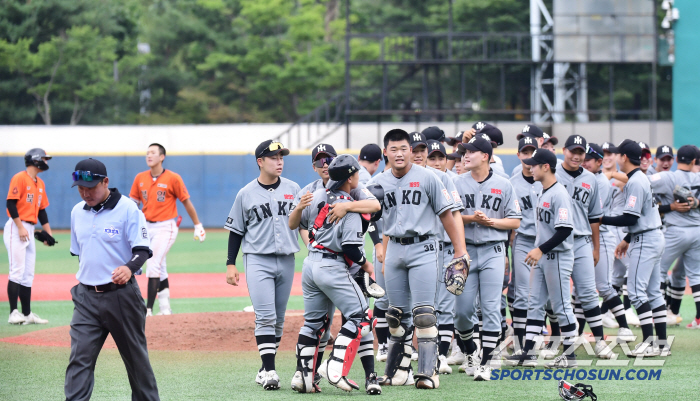  Incheon High School advanced to the quarterfinals of Cheongryonggi after catching Bukil High School