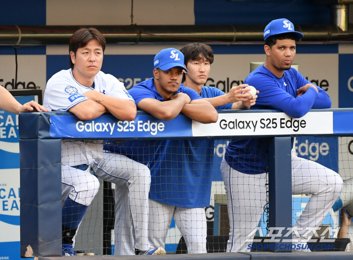  Kang Minho Garabito, watch baseball on his day off