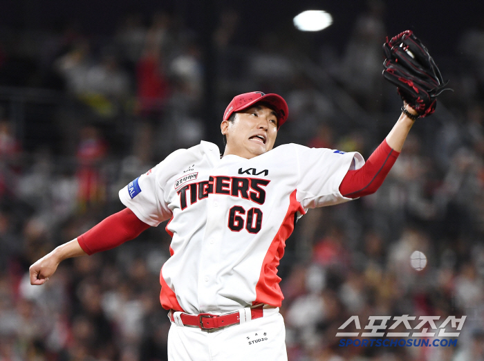  Kim Do-hyun pitched a scoreless seventh inning as well