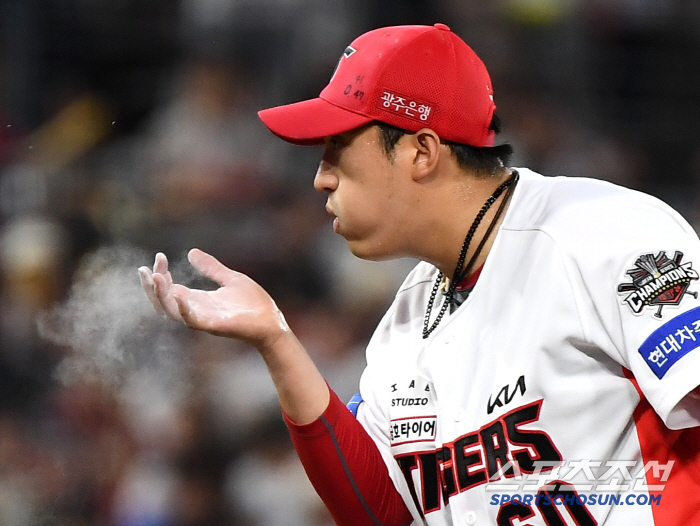  Kim Do-hyun pitched a scoreless seventh inning as well