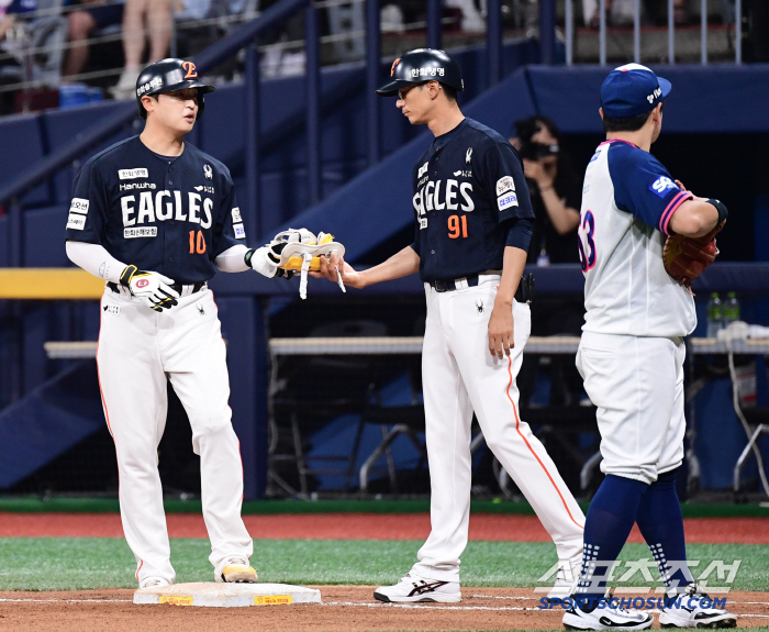 Lee Jinyoung's first RBI ground ball