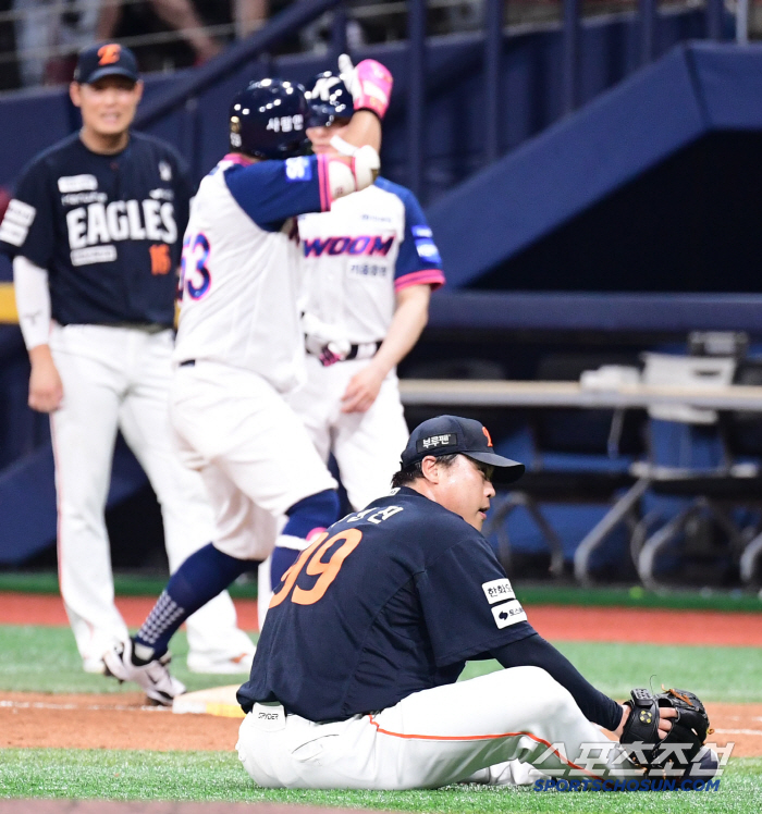  Ryu Hyun-jin allowed a turnaround due to his own error