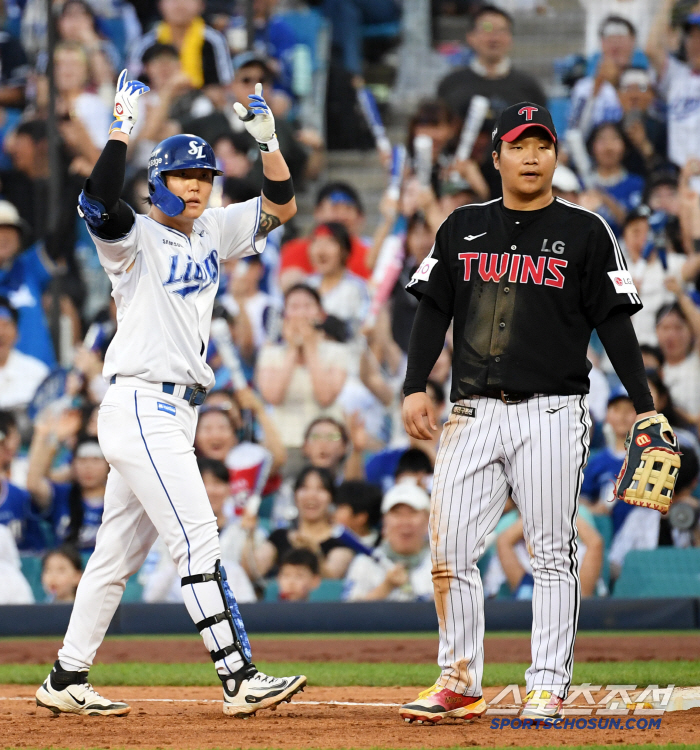  Ryu Jihyuk is strong with the bases loaded