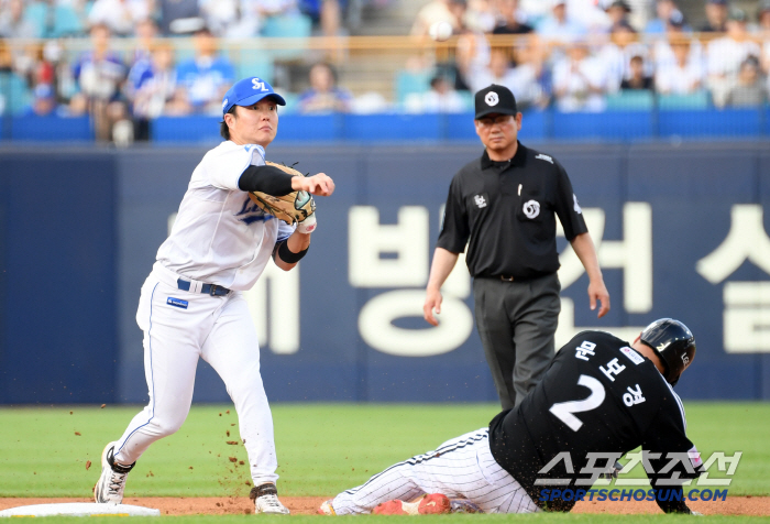  Ryu Jihyuk's double play ended the inning
