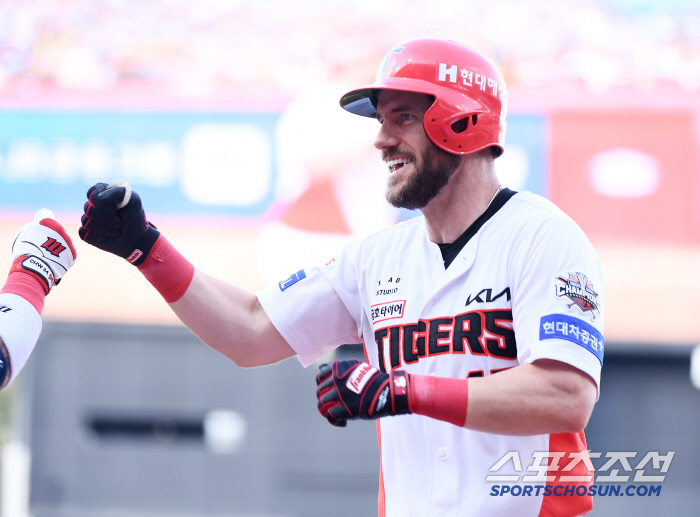  Wisdom hit a home run for two consecutive days