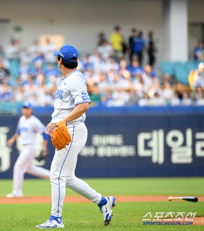  Yang Changseop was surprised by Park Dongwon's bat